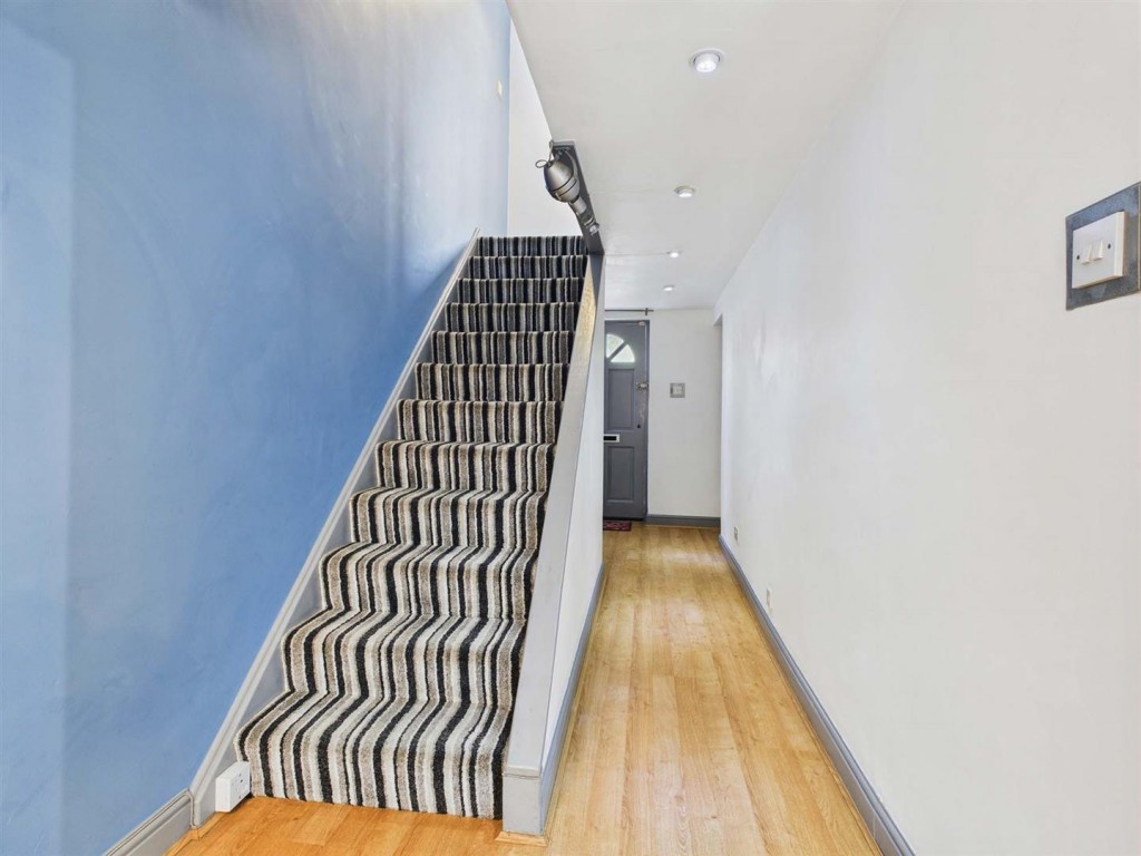 Images for Holly Grove, Stourbridge