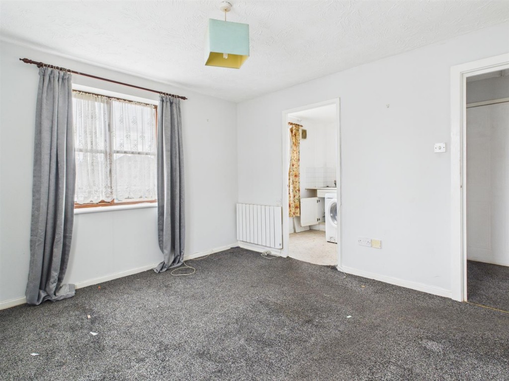 Images for 77 Monins Avenue