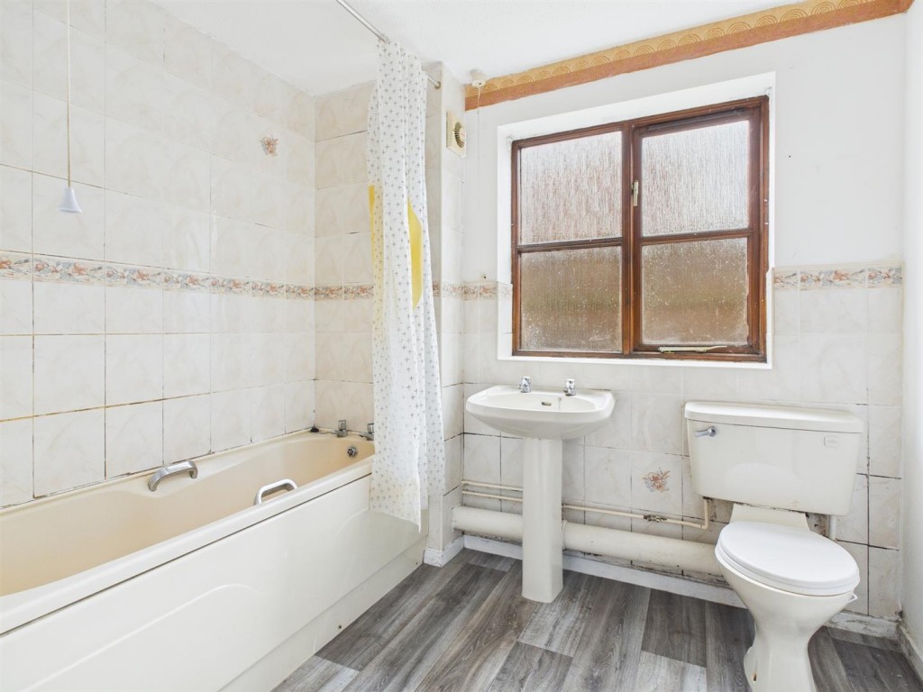 Images for 77 Monins Avenue