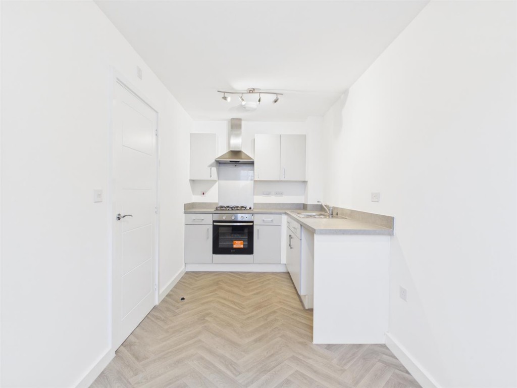 Images for 39, Redcliff Close