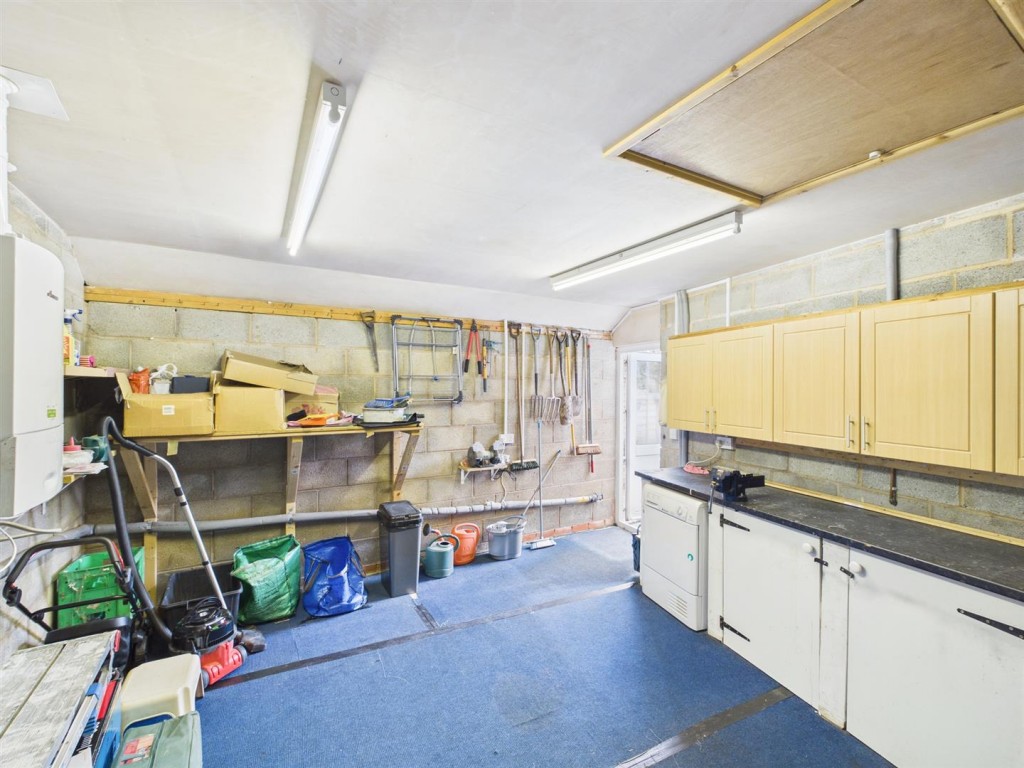 Images for Cedar Close, Stourbridge