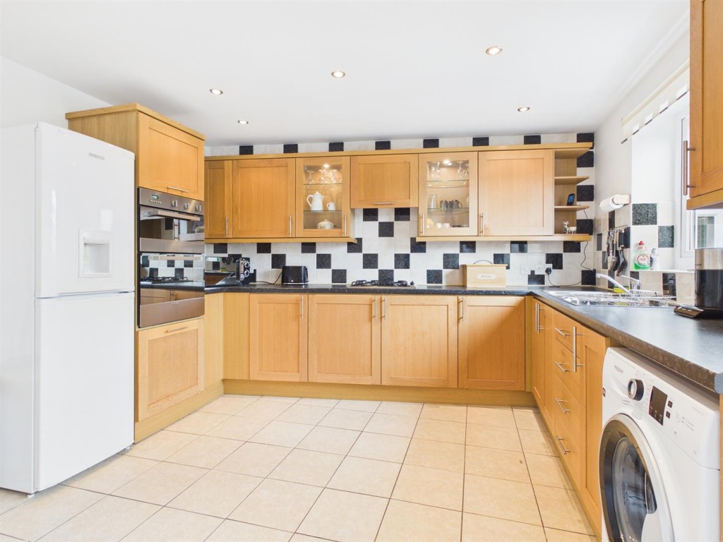 Images for Cedar Close, Stourbridge