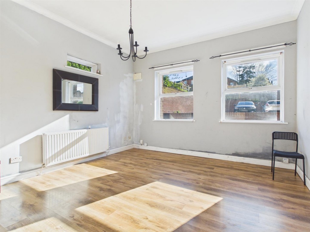 Images for Flat 2, Furlong Court