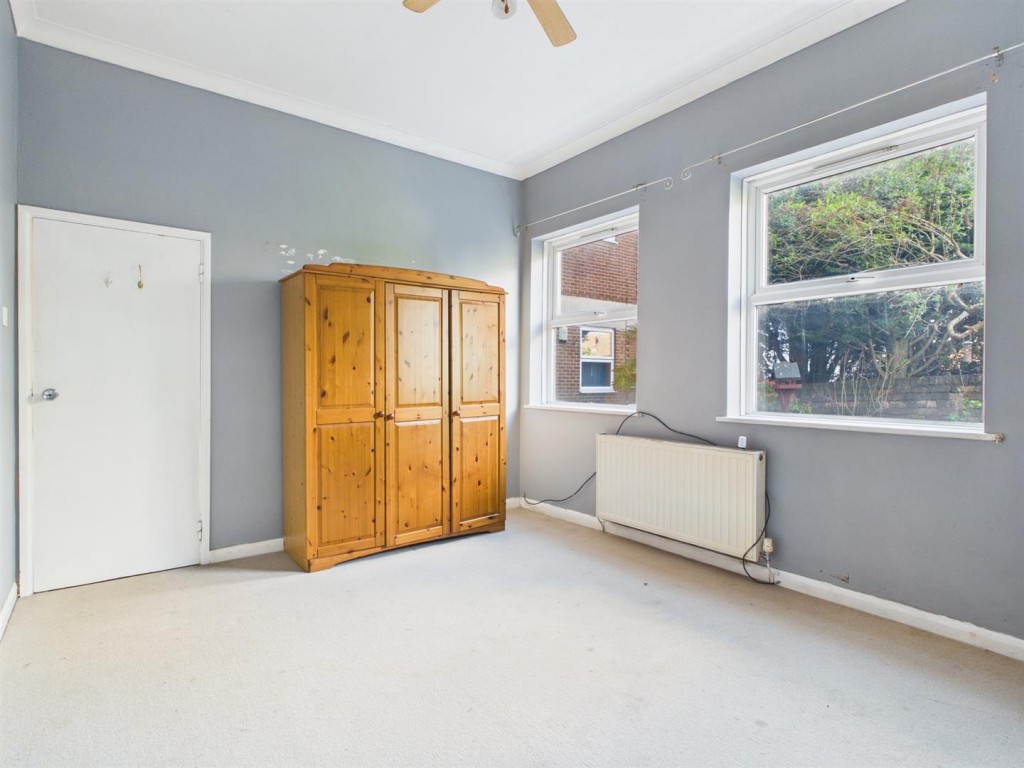 Images for Flat 2, Furlong Court