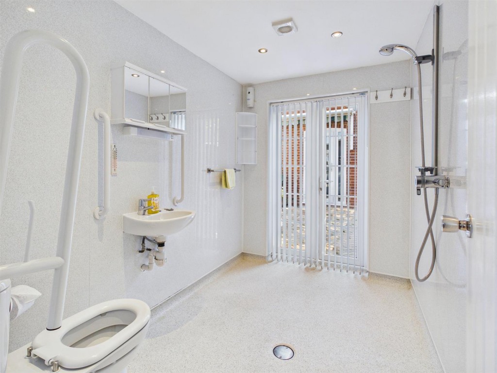 Images for Roden Avenue, Kidderminster