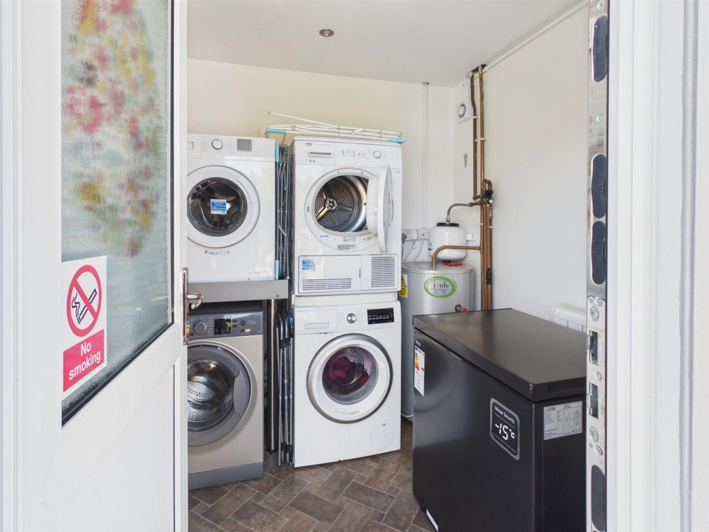 Images for Roden Avenue, Kidderminster