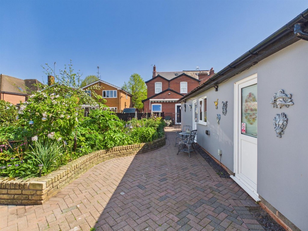 Images for Roden Avenue, Kidderminster