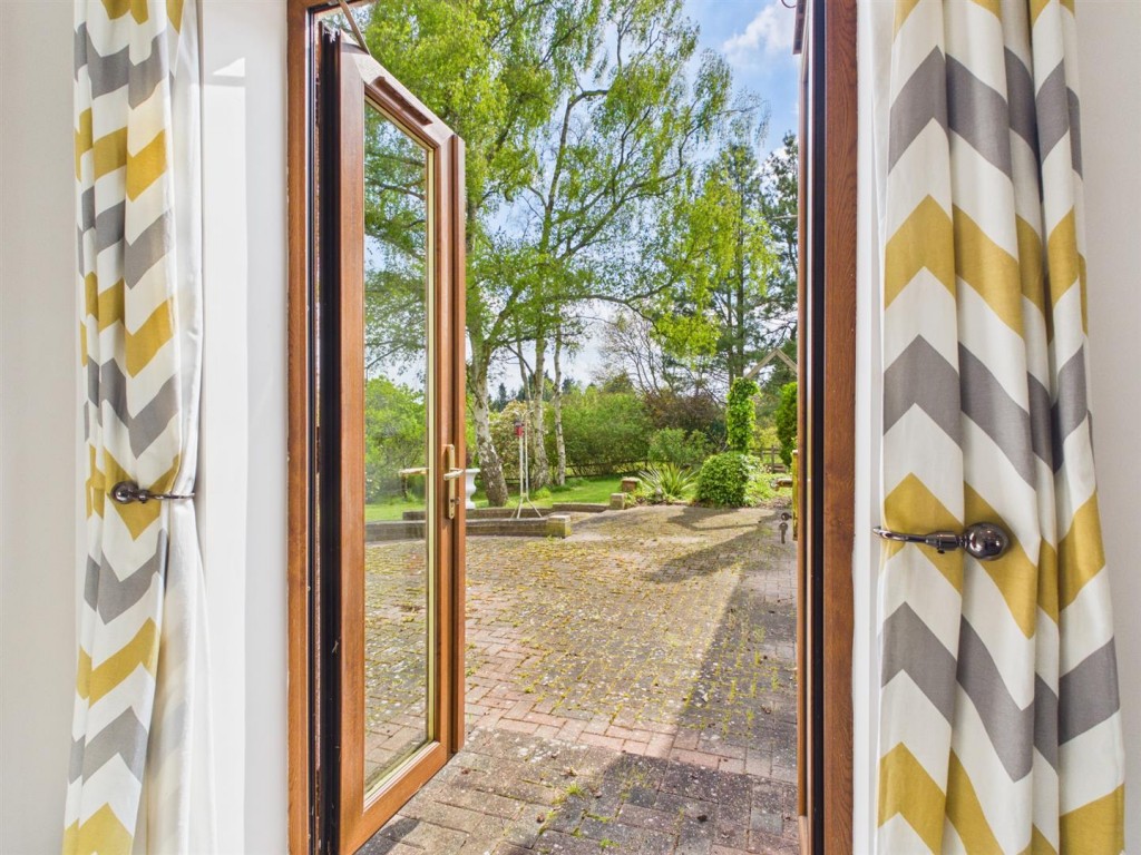 Images for Little Hobro, Hobro Lane, Wolverley